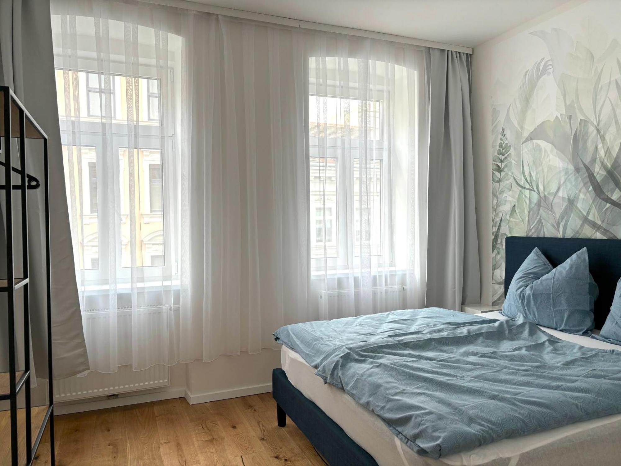Schoenes Design, 3 Queensize-betten, Walk In Dusche, Kueche Komplett Mit Nespresso, Zusatzpaket Moeglich Kleinkinderbett, Kindergeschirr, Hochstuhl * Wien